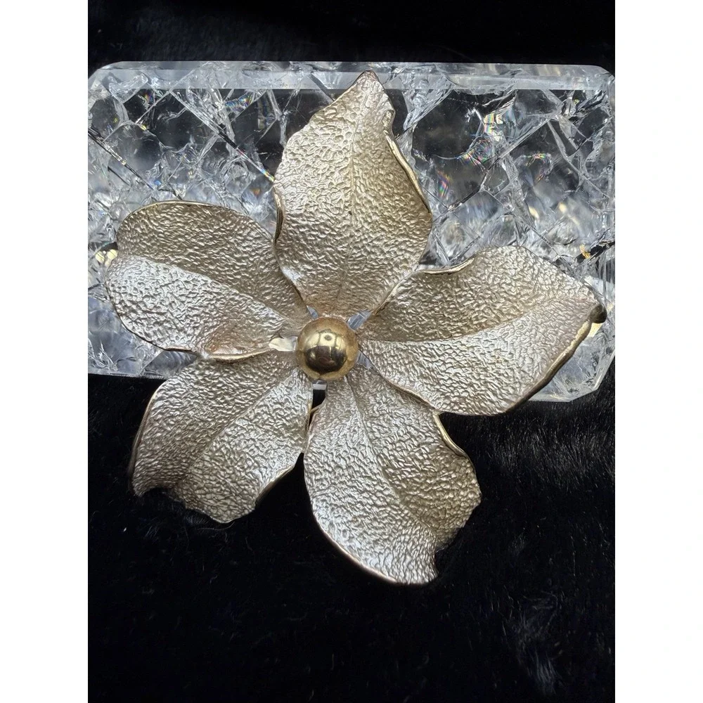 Vintage‎ Gold Tone Flower Brooch Pin Statement Jewelry 2.3/4 Inch